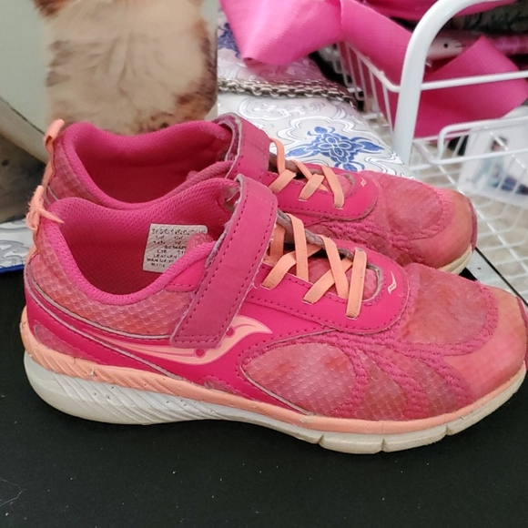 girls athletic shoes size 13